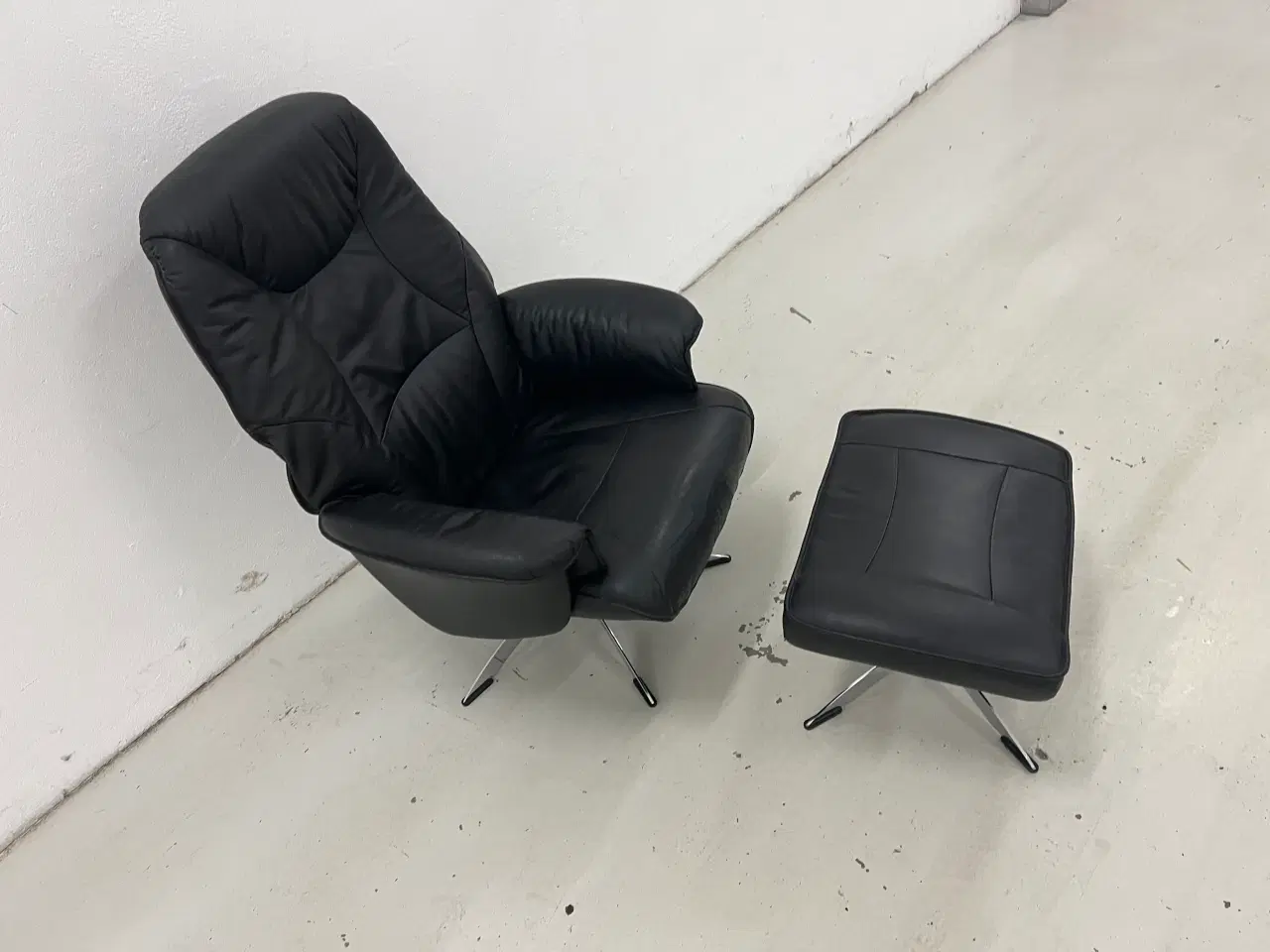 Billede 4 - Freja lænestol m/skammel dreje/vippefunktion.