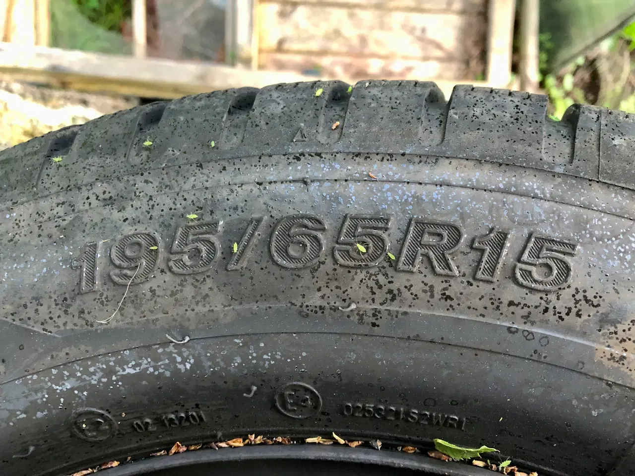 Billede 8 - 195/65/15 Næsten nye dæk på følge med kapsler