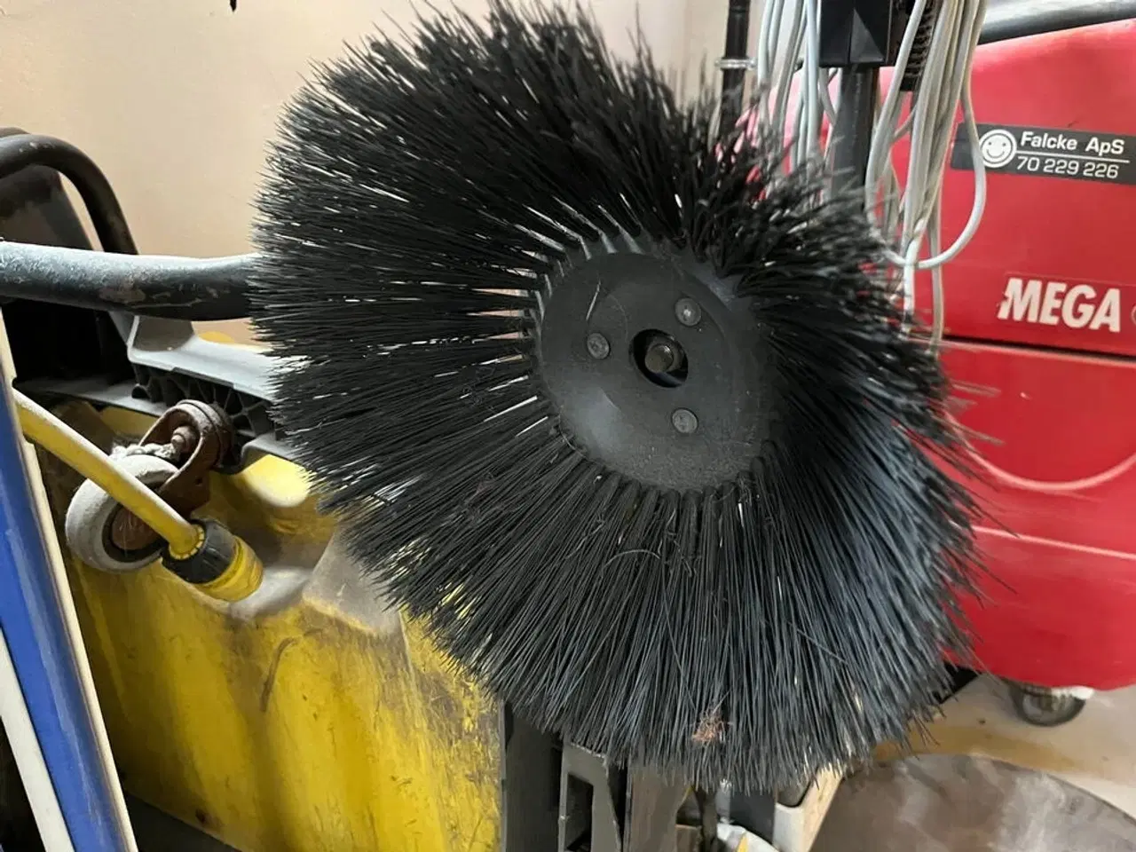 Billede 2 - Fejemaskine KÄRCHER KM 70/20 C