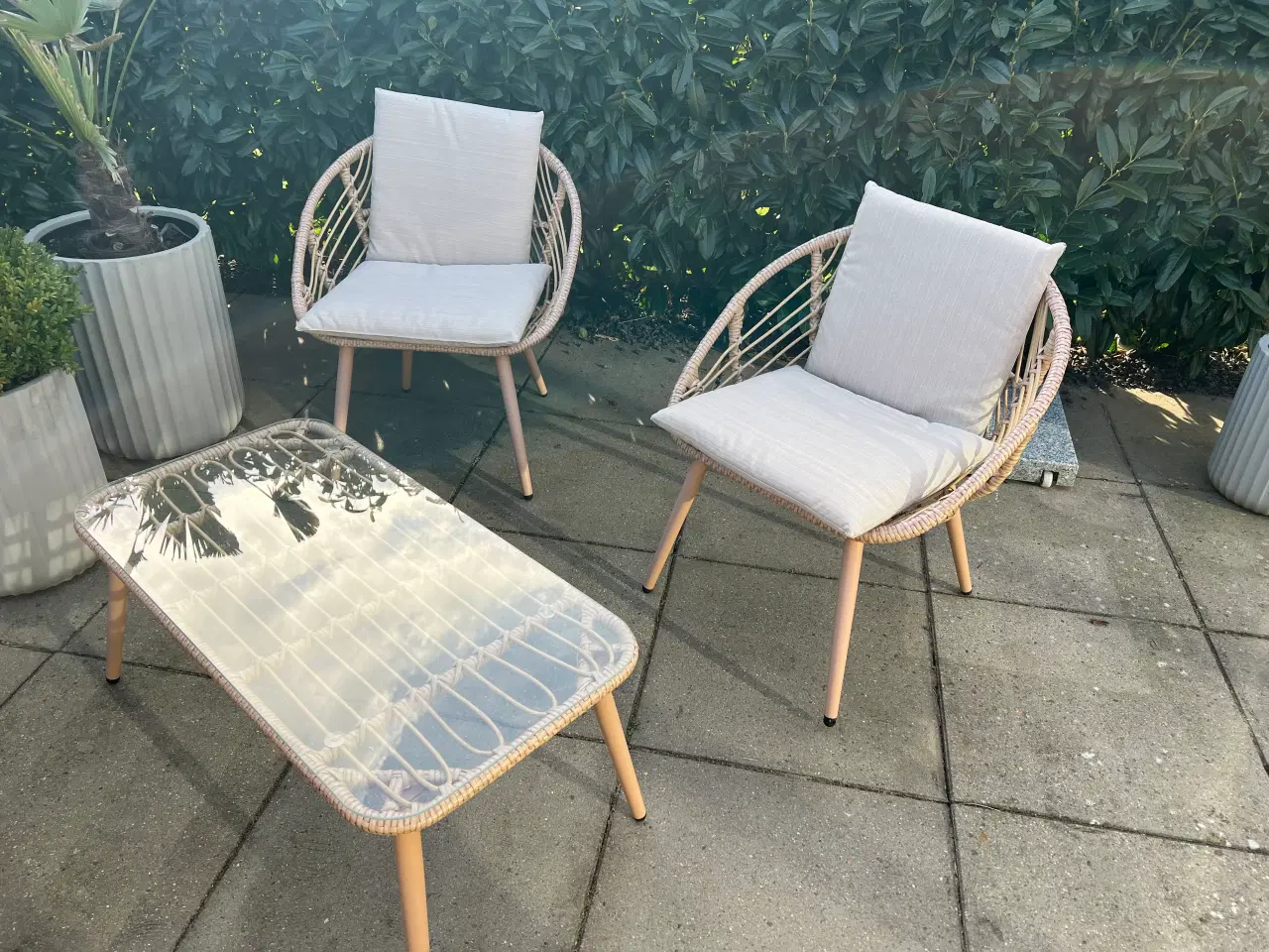 Billede 2 - Havemøbelset i lys polyrattan