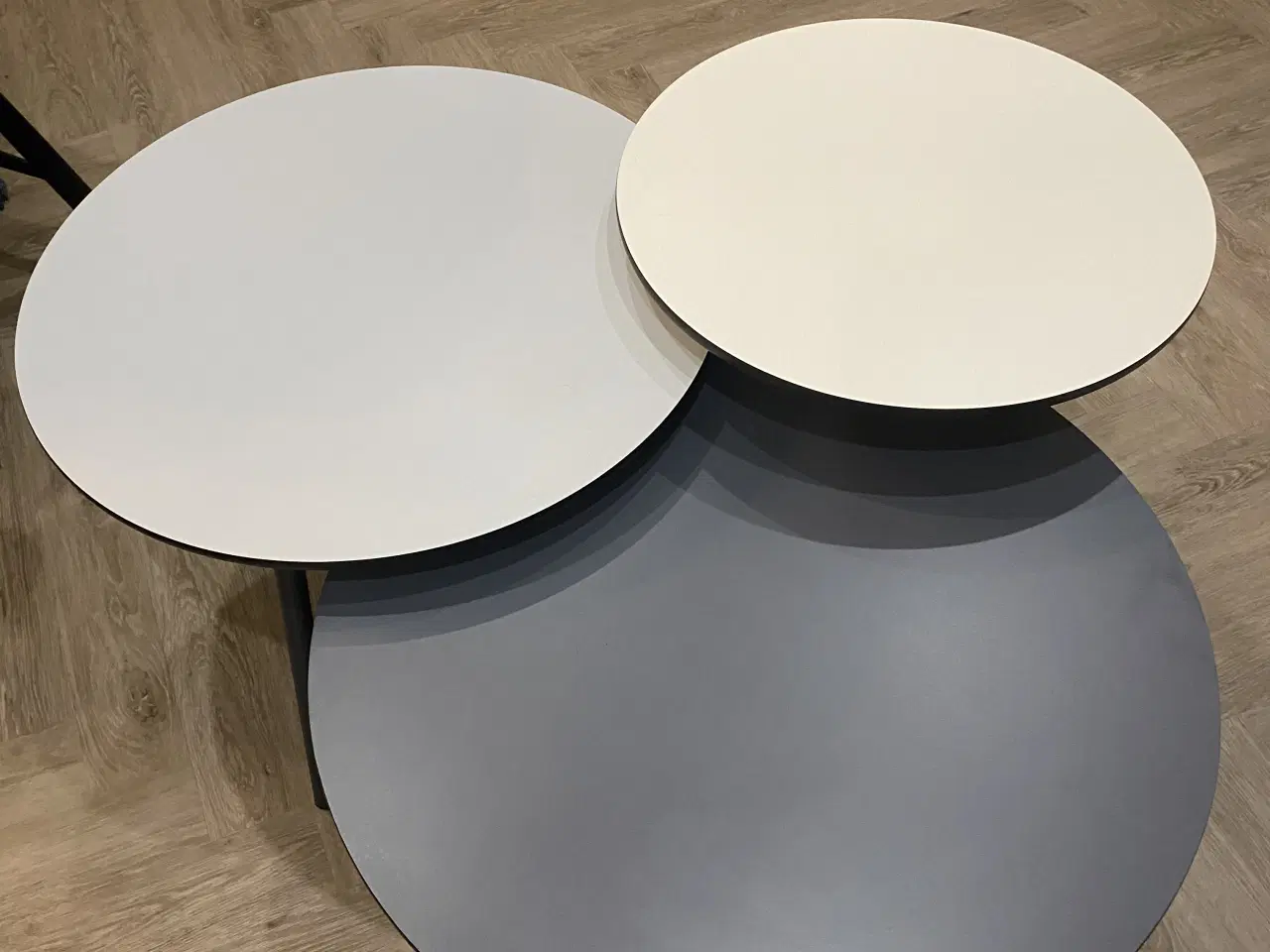 Billede 3 - Flotte moderne indskudsborde.