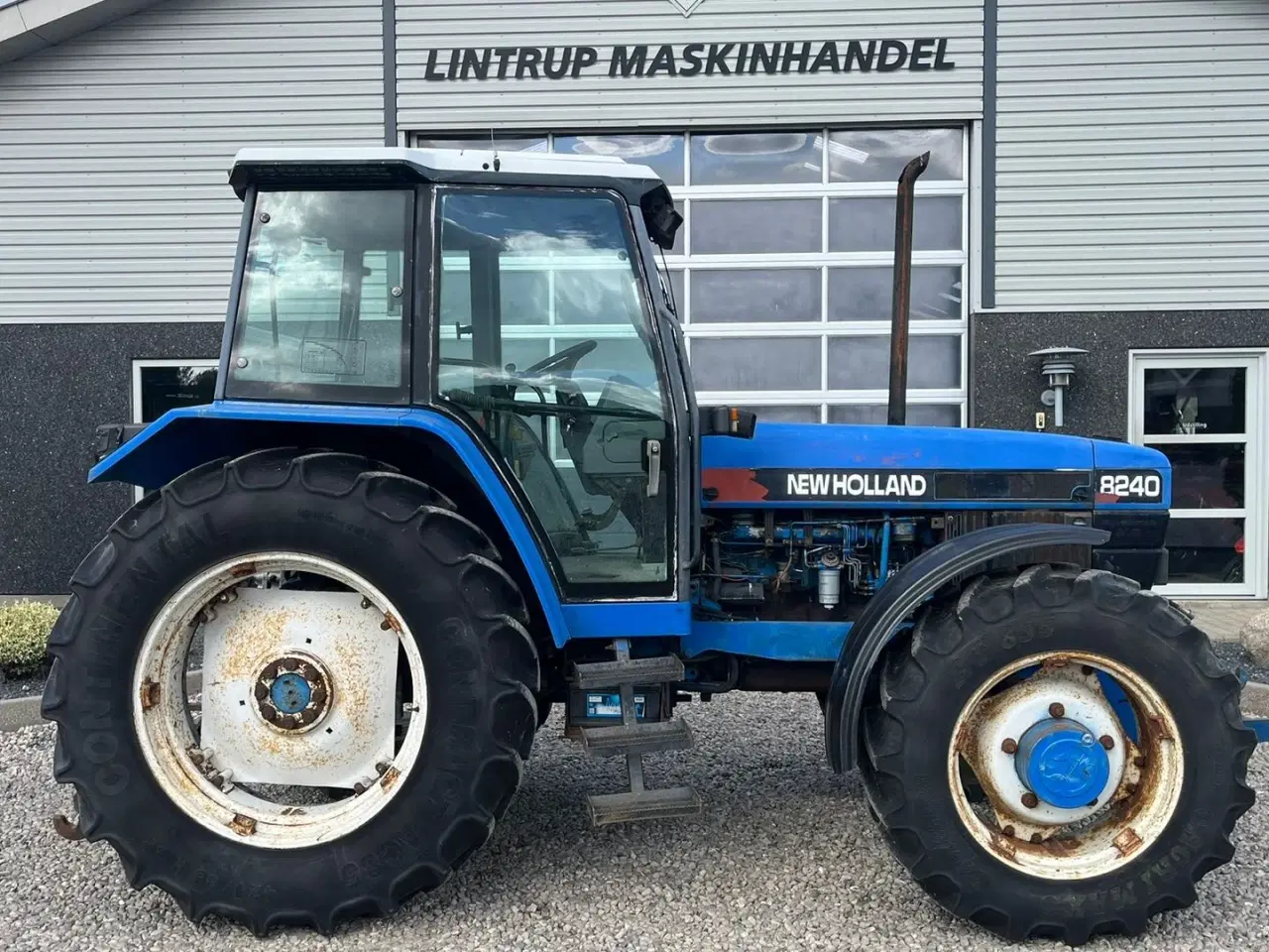 Billede 7 - New Holland 8240 SLE  Med frontlift og frontPTO