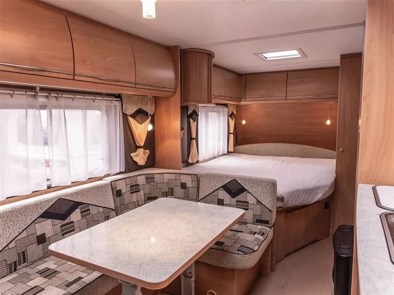 Billede 2 - 2003 - Bürstner Ventana 550 TK Stor og flot familievogn