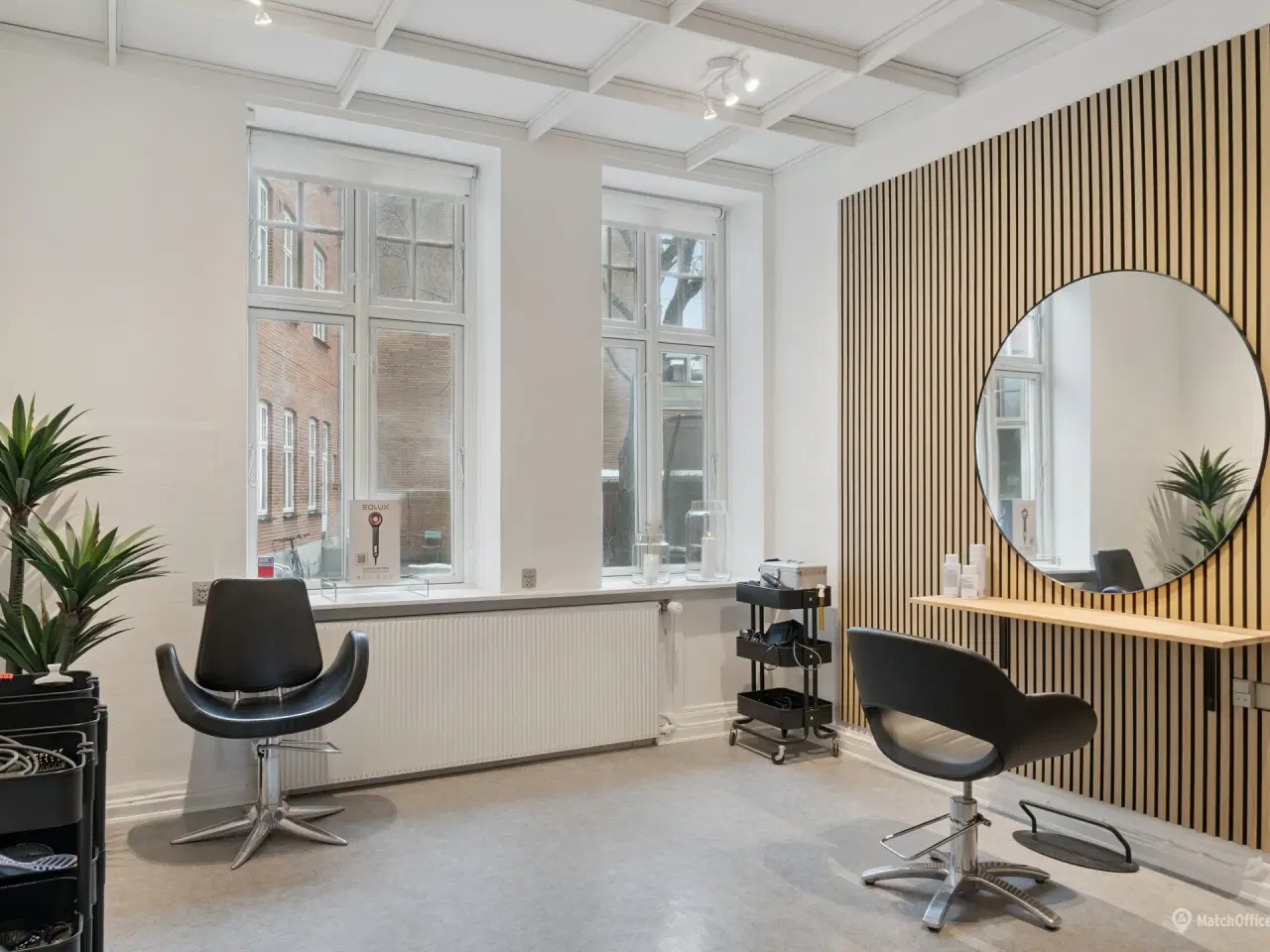 Billede 3 - Velbeliggende frisørsalon til afståelse