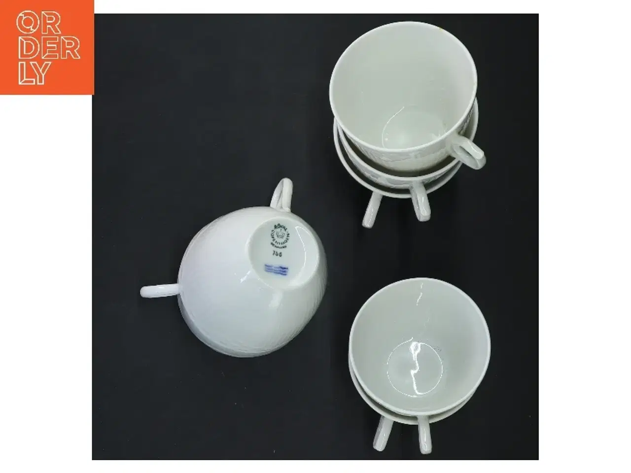 Billede 2 - Royal Copenhagen hvidriflet krus, 7 stk fra Royal Copenhagen (str. 7 stk ø 8 cm)