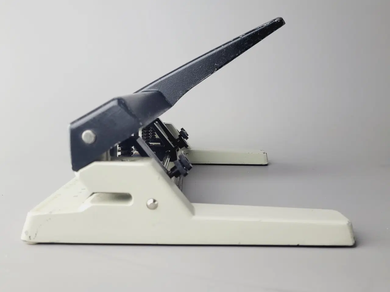 Billede 4 - ⭐️· Kraftig LEITZ 4-Huls Hulmaskine - 5114 Akto