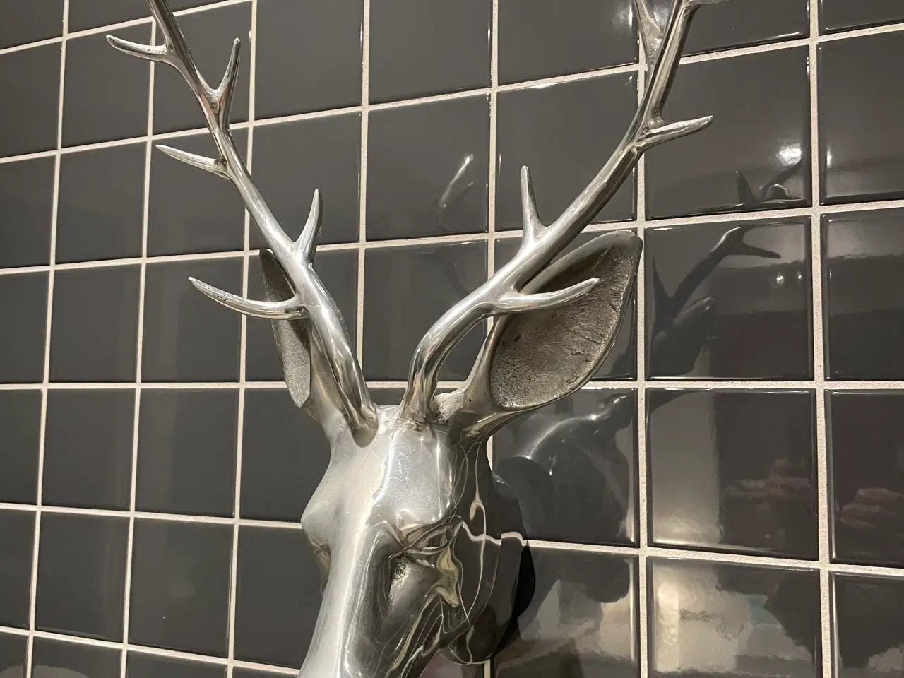 Billede 2 - Gevir hjort aluminium til ophæng