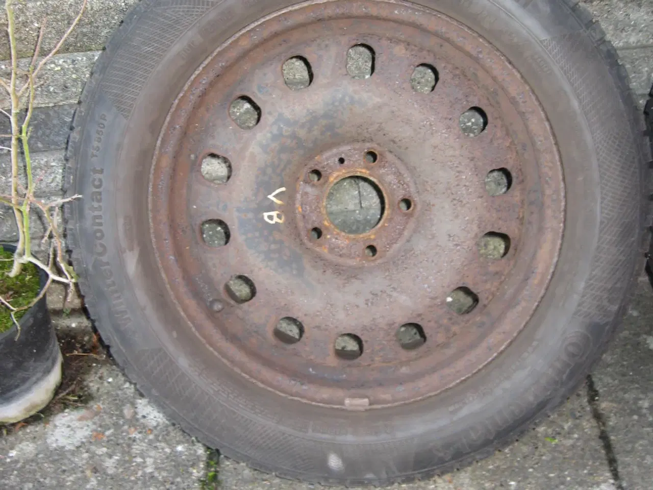 Billede 11 - Vinterhjul, Fælge 5x108 E4med Vinterdæk 205/60 R16