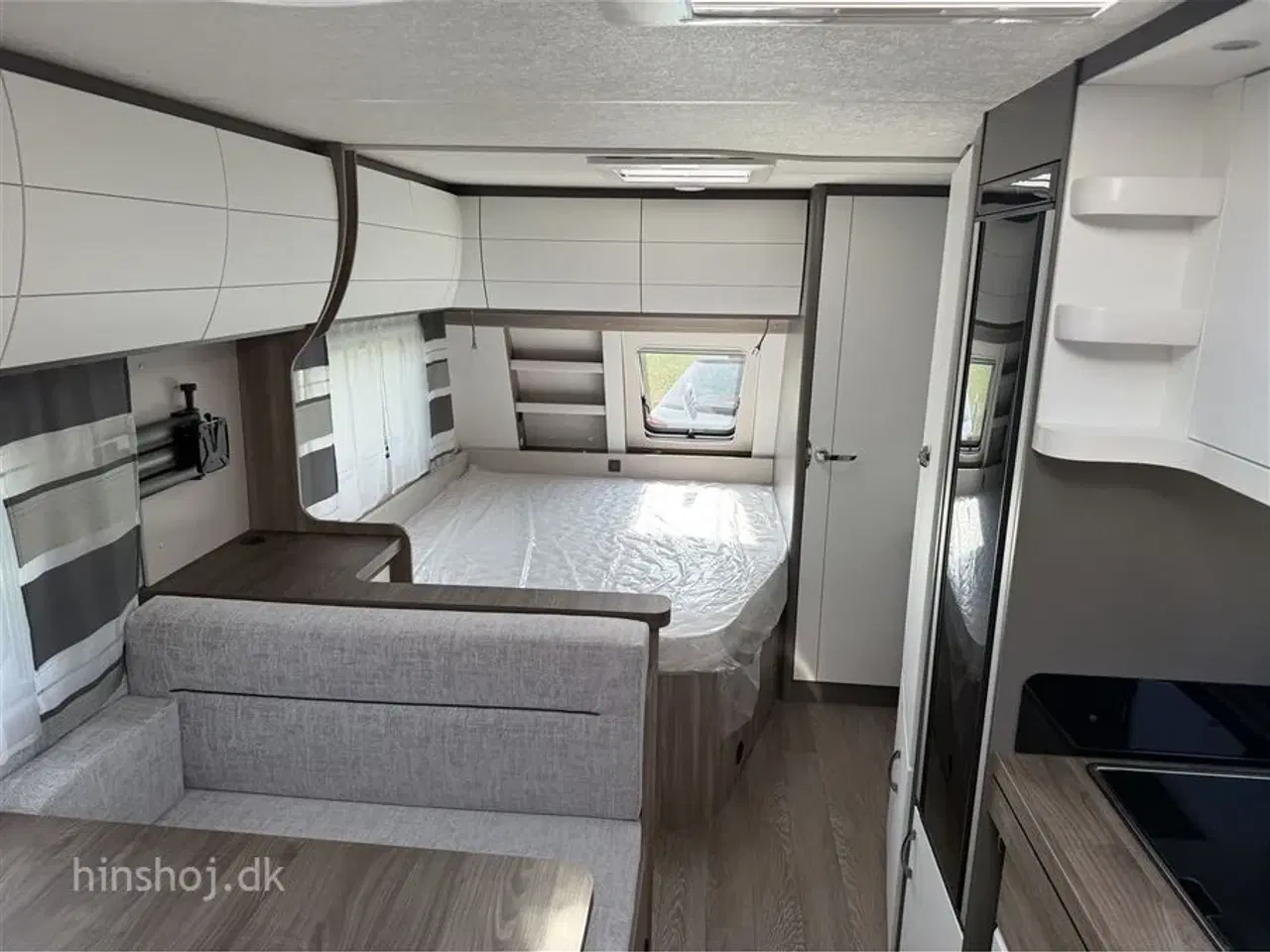 Billede 9 - 2024 - Hobby Excellent Edition 650 KMFe   Stor rummelig familie vogn med 2 køjer fra Hinshøj Caravan