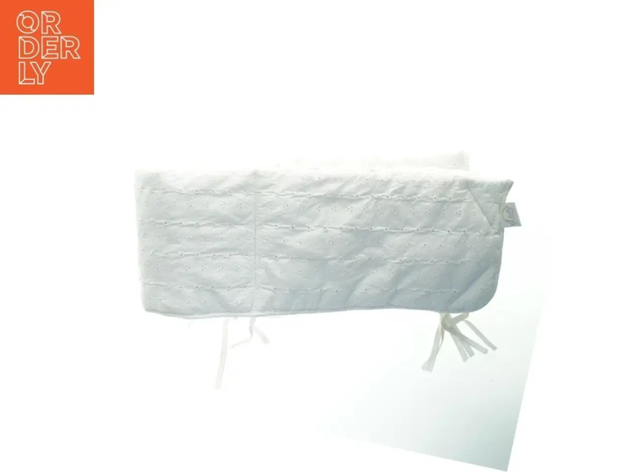 Billede 2 - Hvid sengerand fra BabyDan (str. 228 cm)