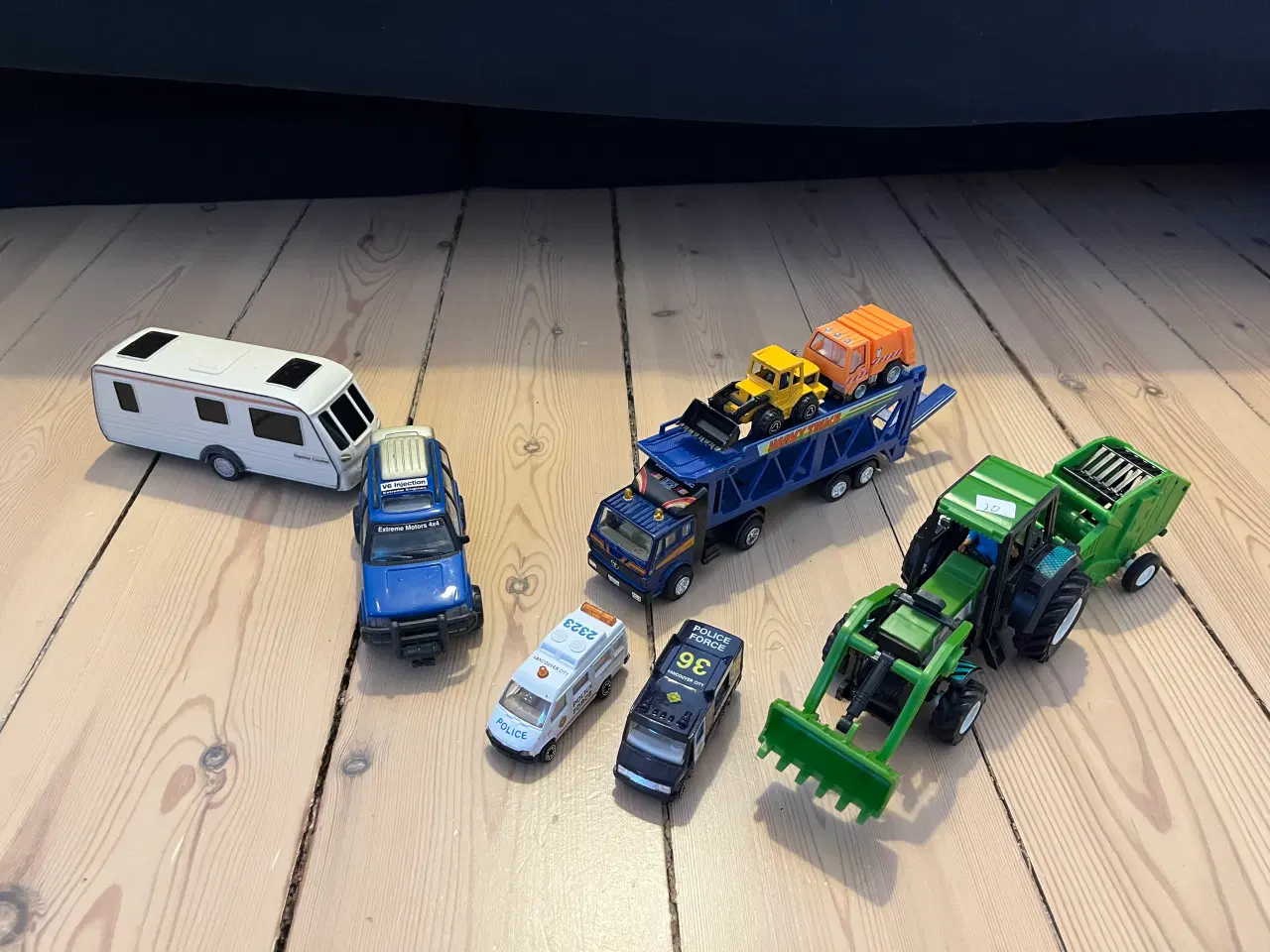 Billede 2 - Legetøjsbiler 