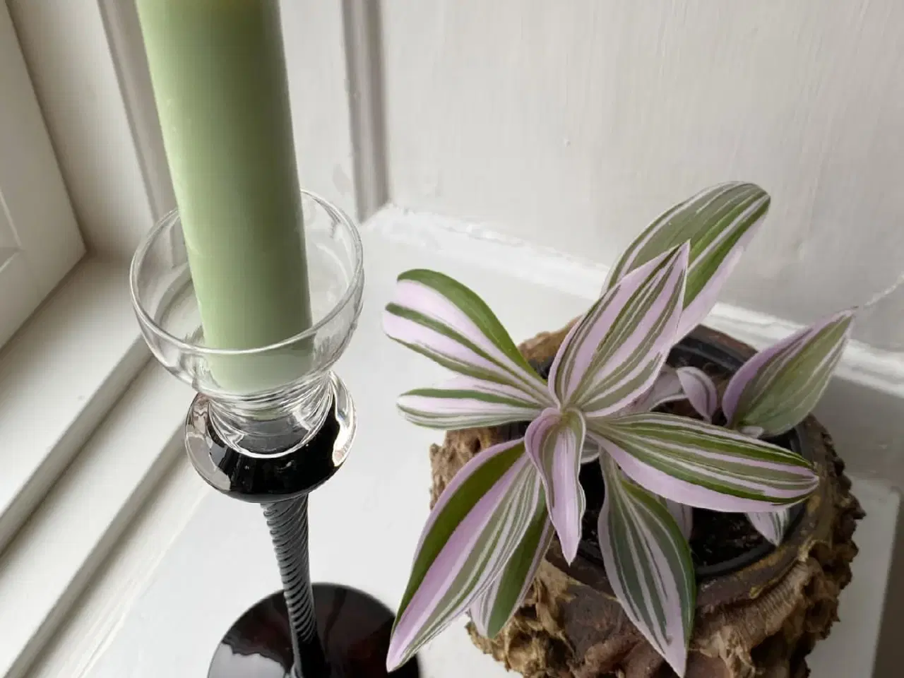 Billede 3 - Klar kumme m auberginefarvet swirl
