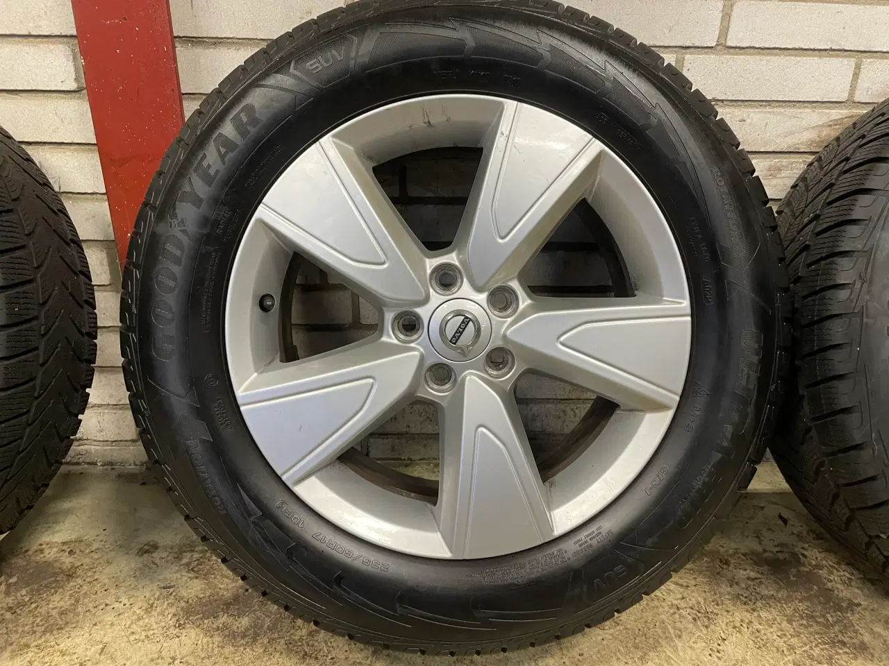 Billede 5 - 17 Volvo XC40 235/60r17 Ref.283 vinter