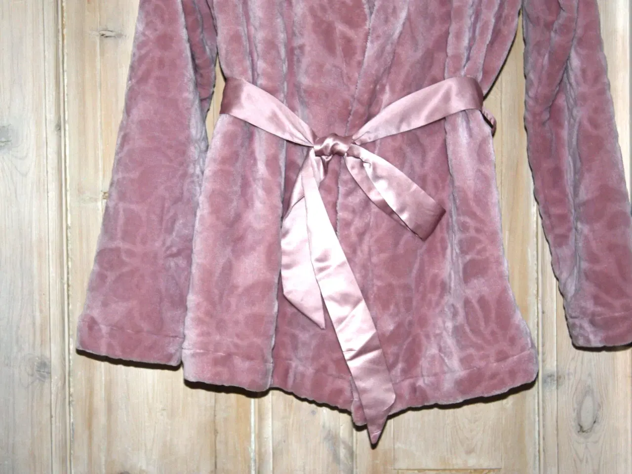 Billede 3 - Triumph kimono str. 36