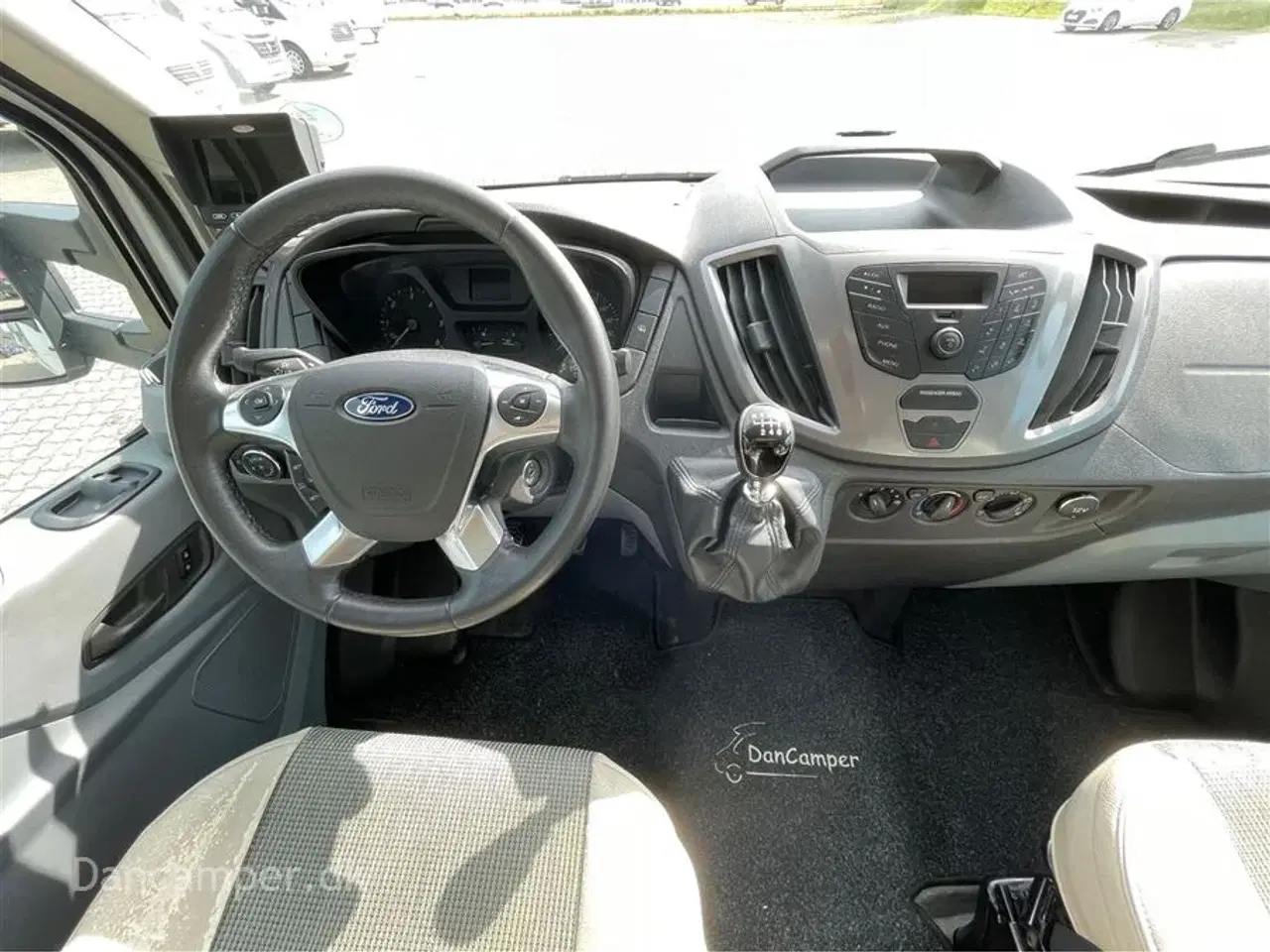 Billede 3 - 2016 - Chausson Flash 515   Anvisningsbil! Ultra kort og handy, 155 HK, 2,3 L motor, Truma monocontrol, Elcykelstativ, Nyt oliefyr