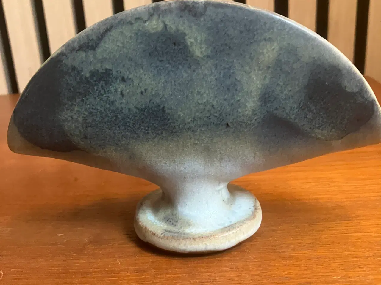 Billede 4 - Smuk og dekorativ servietholder i keramik