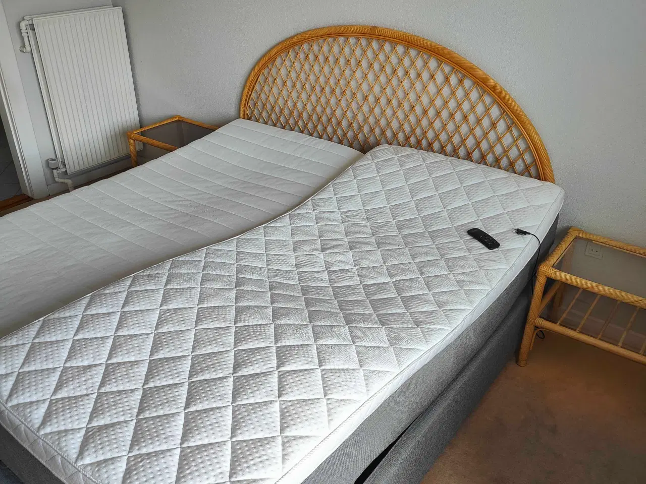 Billede 2 - To stk JENSEN elevations senge fra 2021