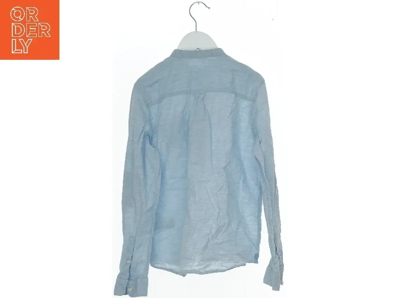 Billede 2 - Lyseblå skjorte til børn fra H&M (str. 146)