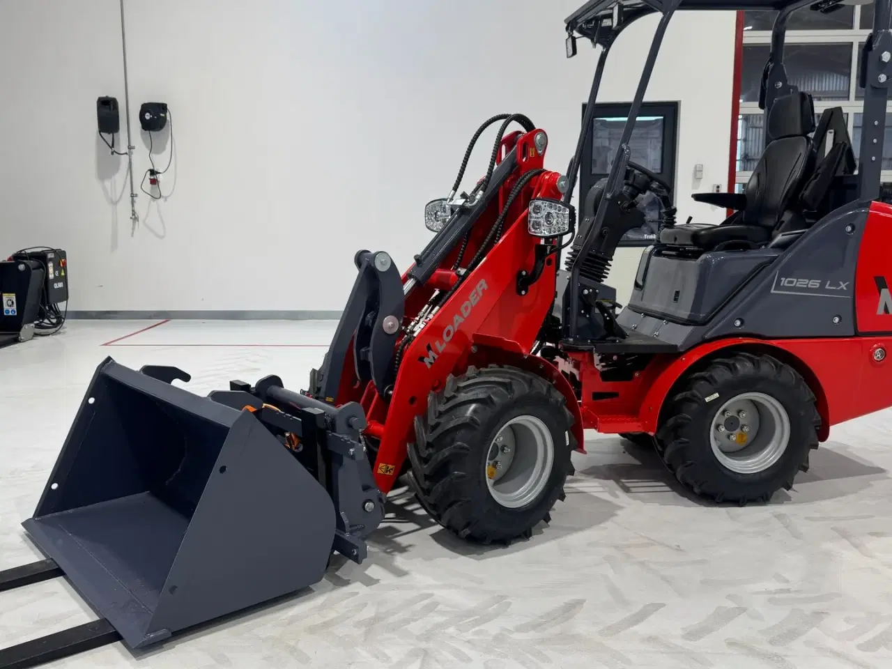 Billede 2 - VM Loader 1026 LX FABRIKSNY MED SKOVL OG PALLEGAFLER!
