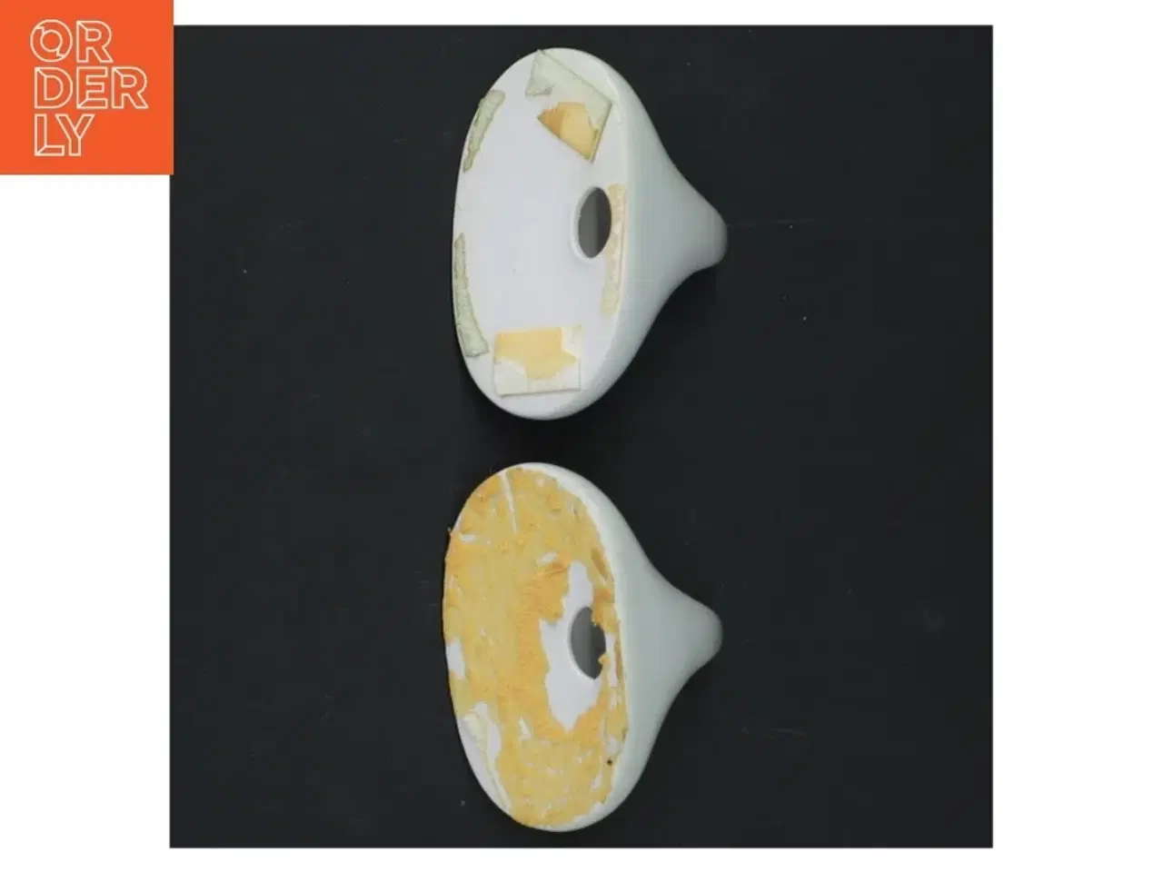 Billede 4 - Porcelænsbadeværelsessæt med rosendesign fra Jlona (str. Kop, 10 cm)