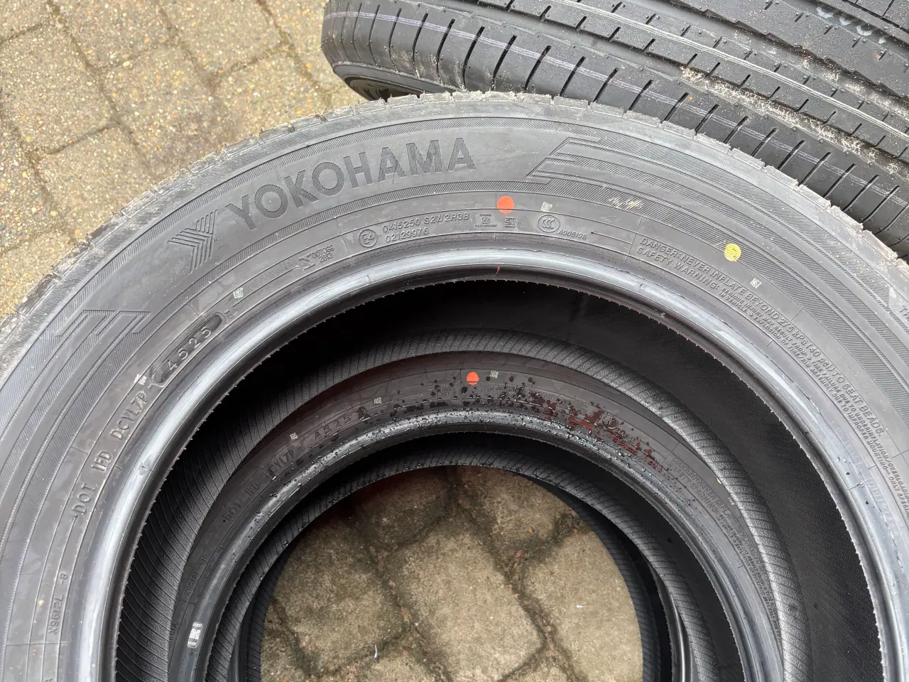 Billede 4 - Sommerdæk /Fra helt ny bil. 