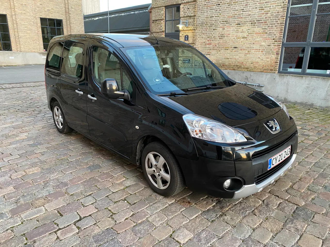 Billede 2 - Peugeot Partner Tepee 1.6 hdi – Nysynet,