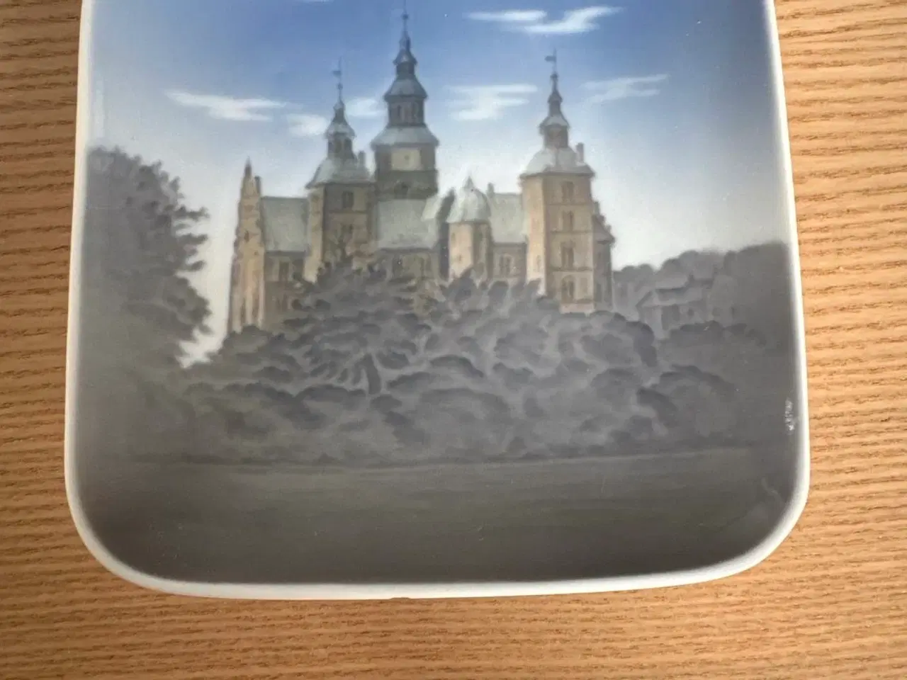 Billede 1 - Royal copenhagen - lille fad/skål Rosenborg slot 