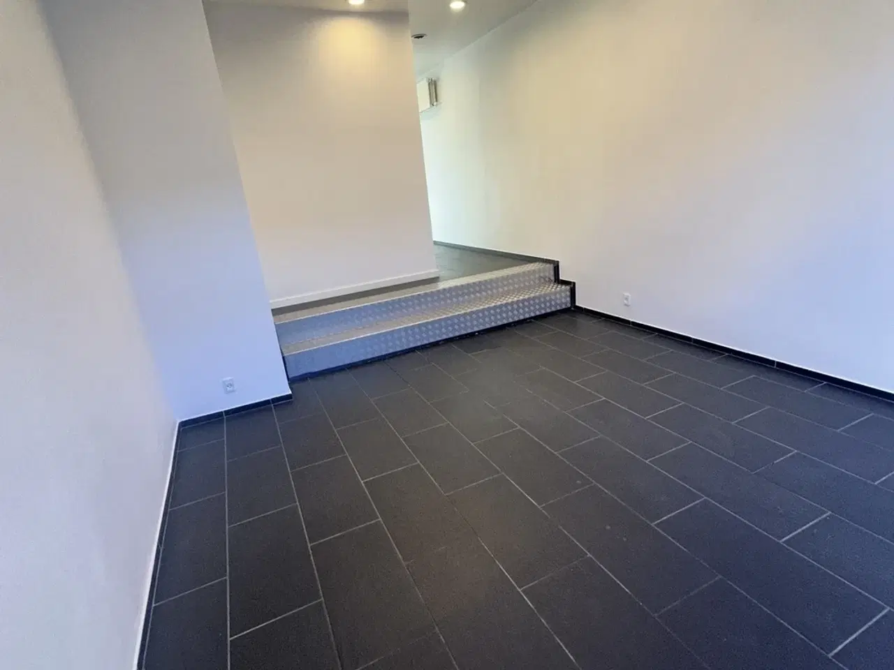 Billede 5 - Butik/kontorlokale til leje med leksible faciliteter.