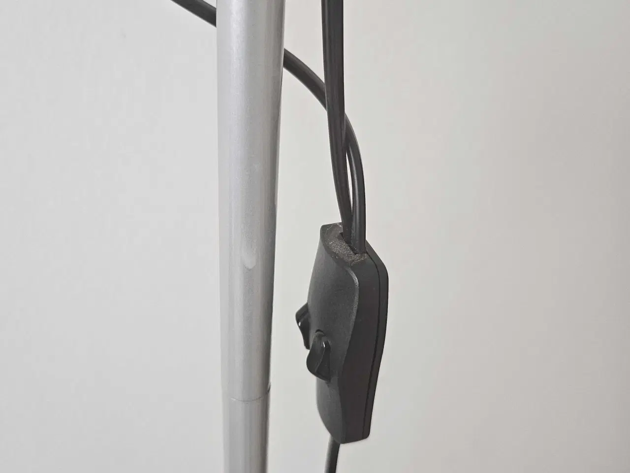 Billede 3 - Praktisk gulvlampe med læselampe