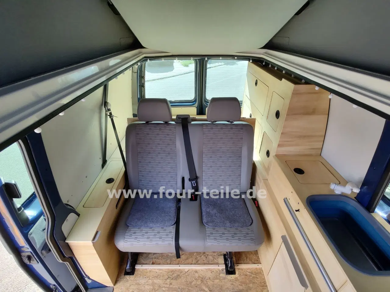 Billede 9 - Eftermontering af bænksæde til VW Bus T5/T6 lang