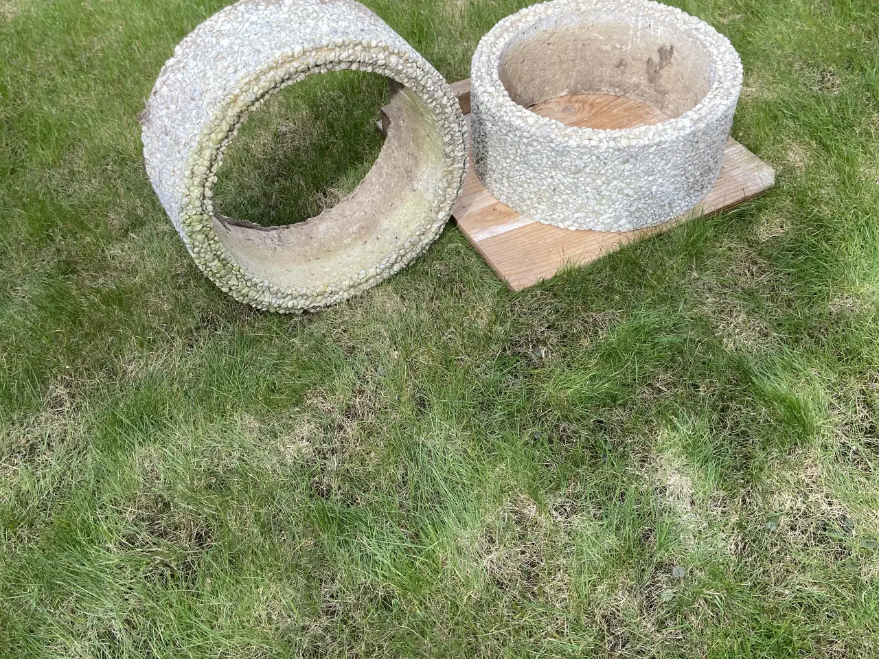 Billede 2 - Meget flot Rund Plantekasser2 stk.