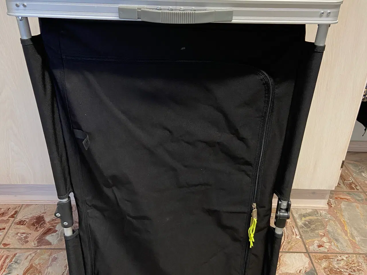 Billede 5 - Outwell skab med hylder 101x60x60x10