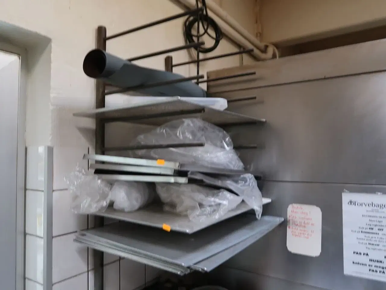 Billede 1 - Vægstativ med div. Bageplader