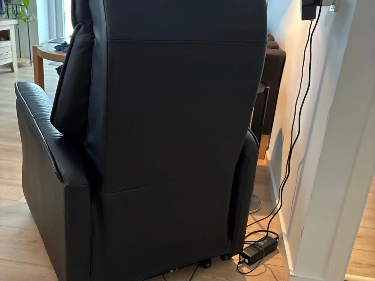 Billede 3 - Otiumstol/løftopstol i sort læder