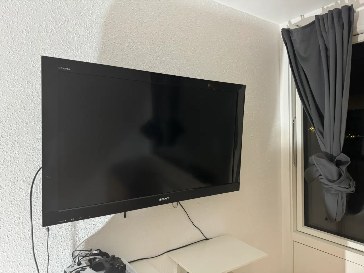 Billede 2 - Tv med beslag 40” 