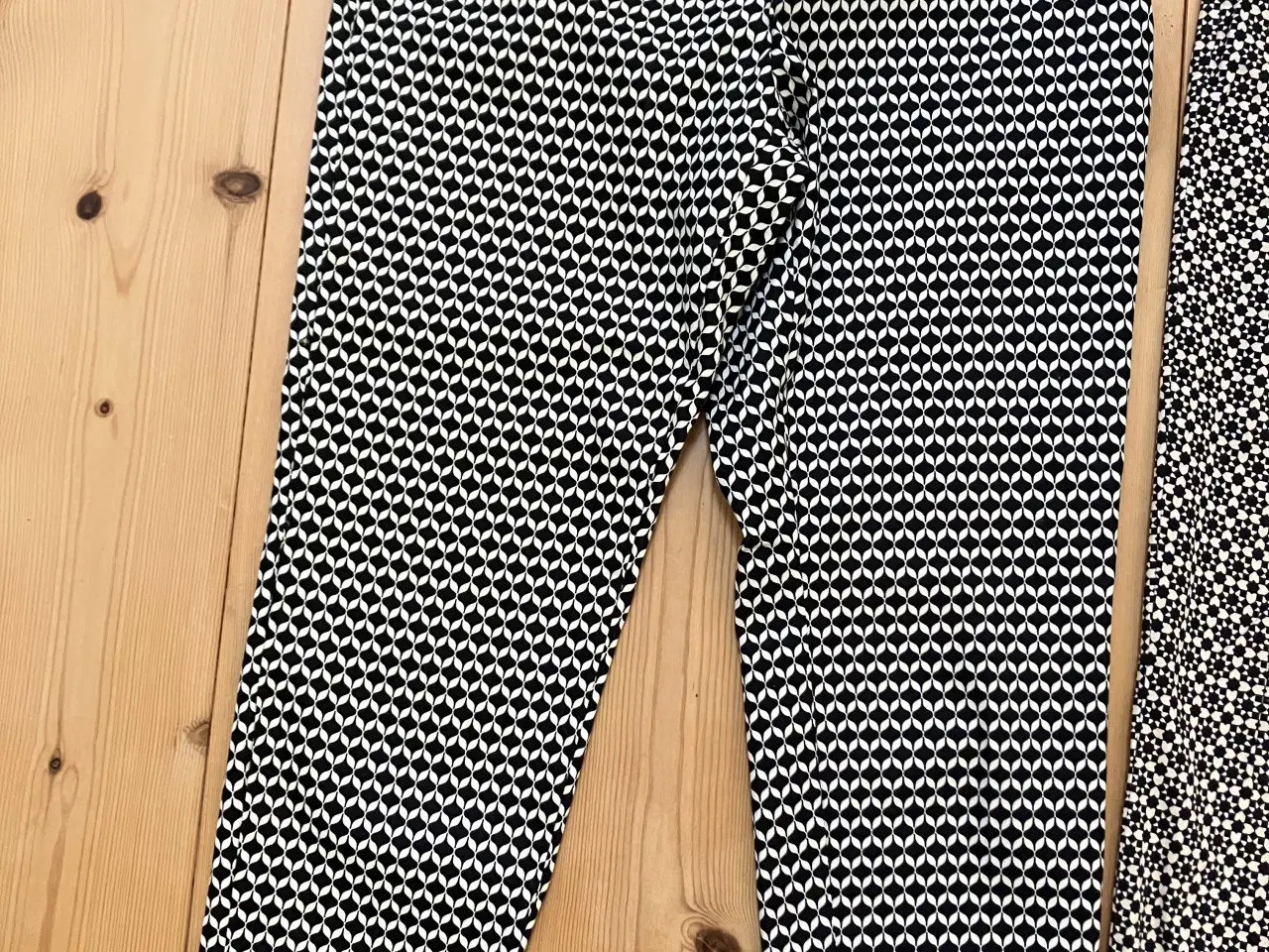 Billede 4 - 7/8 bukser og shorts 