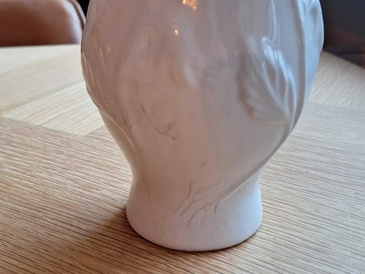 Billede 2 - Hvid vase 