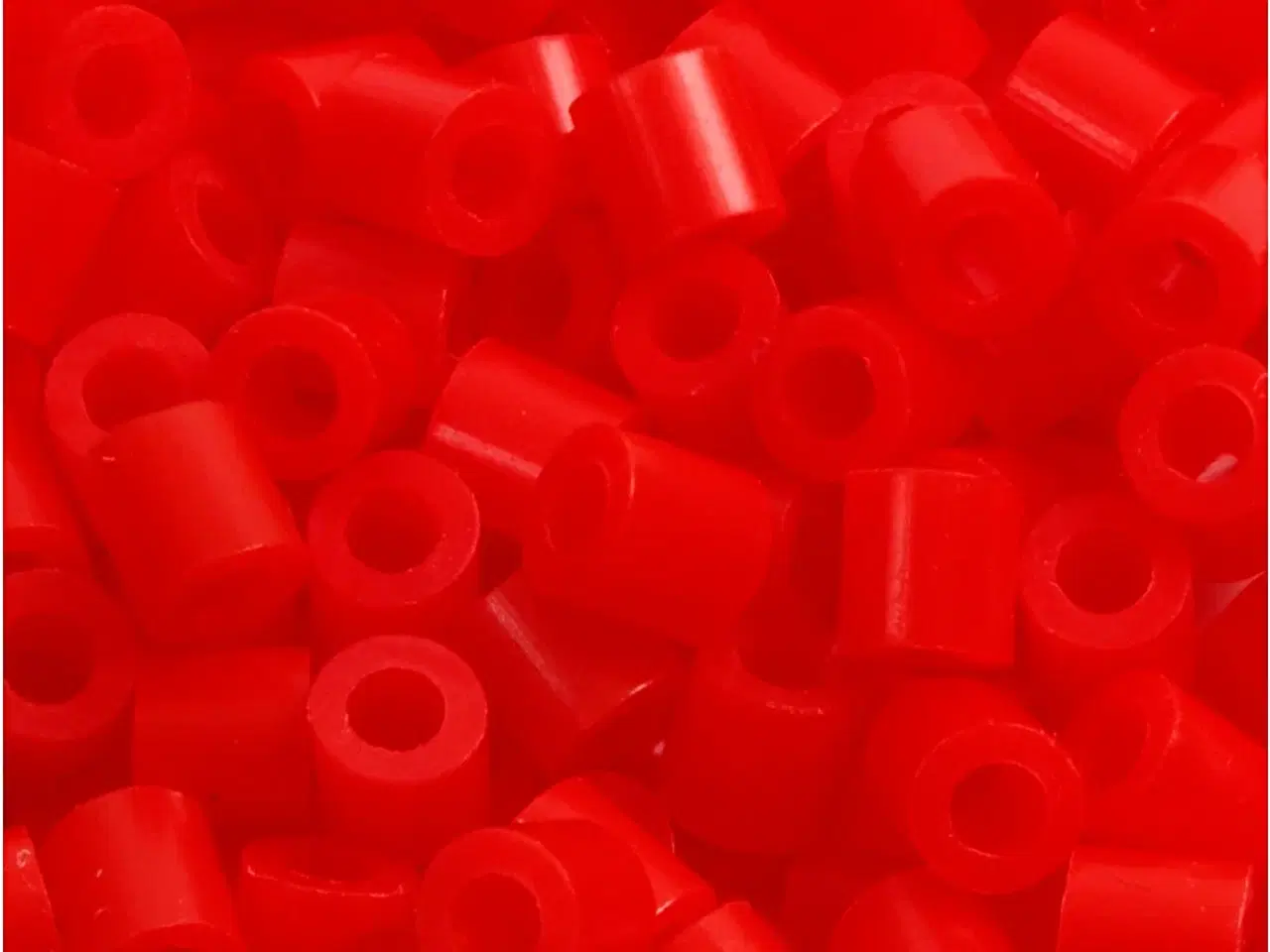 Billede 1 - Rørperler, str. 5x5 mm, hulstr. 2,5 mm, medium, lys rød (32225), 1100stk./ 1 pk.