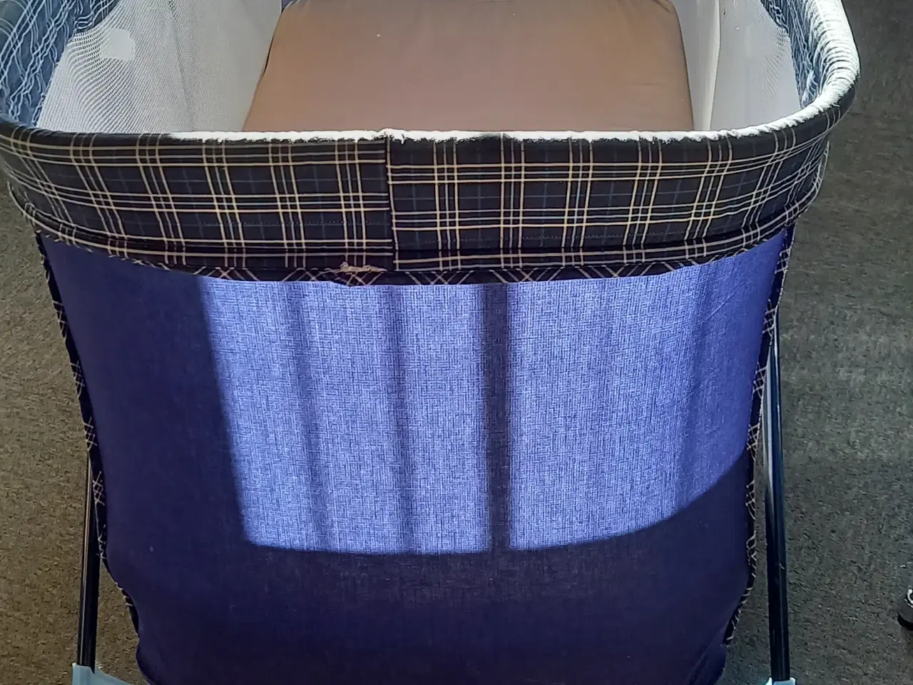 Billede 2 - Weekendseng med tilbehør.