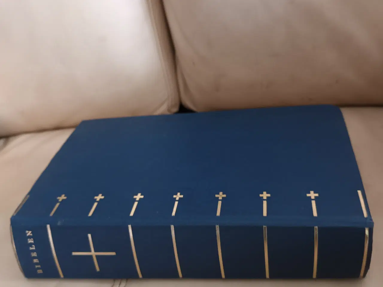 Billede 1 - FLOT INDBUNDET LÆDER BIBELEN