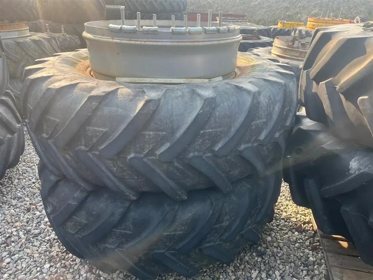 Billede 1 - Michelin 20.8R38 Sølv med ring og 8 MD+ låse