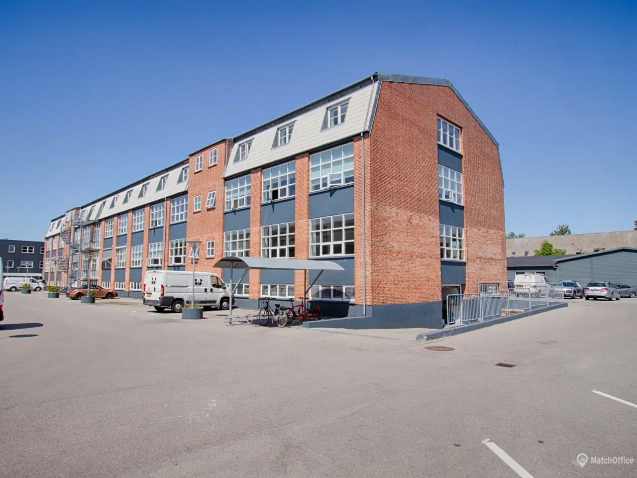 Billede 14 - Lækkert lyst kontorlejemål/showroom/undervisningslokaler centralt i Herlev