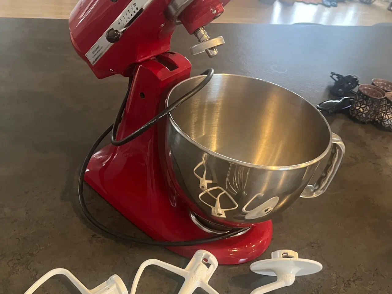 Billede 4 - KitchenAid Artisan 5KSM150 (rød) — velholdt + ekst