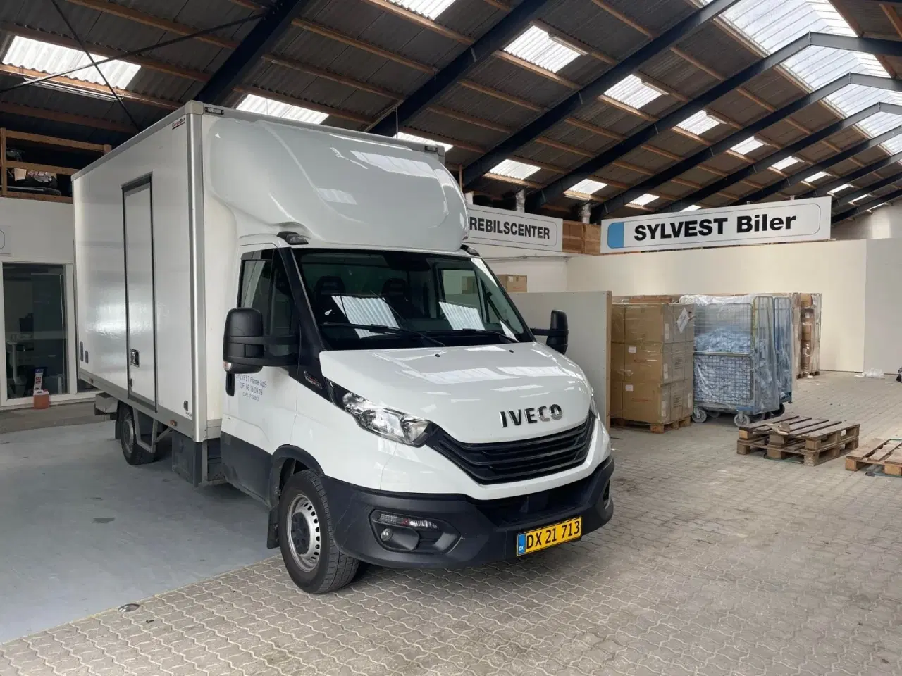 Billede 1 - Iveco Daily 3,0 35S18 4100mm Box m/lift AG8