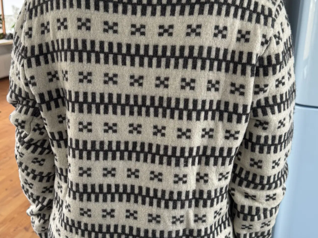 Billede 2 - Striktrøje med mønster og rullekrave