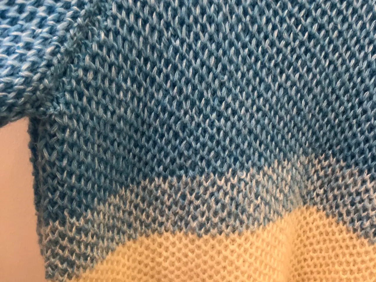 Billede 6 - Strikket sweater. Ny. Uld/ kid silk. Str M/ L