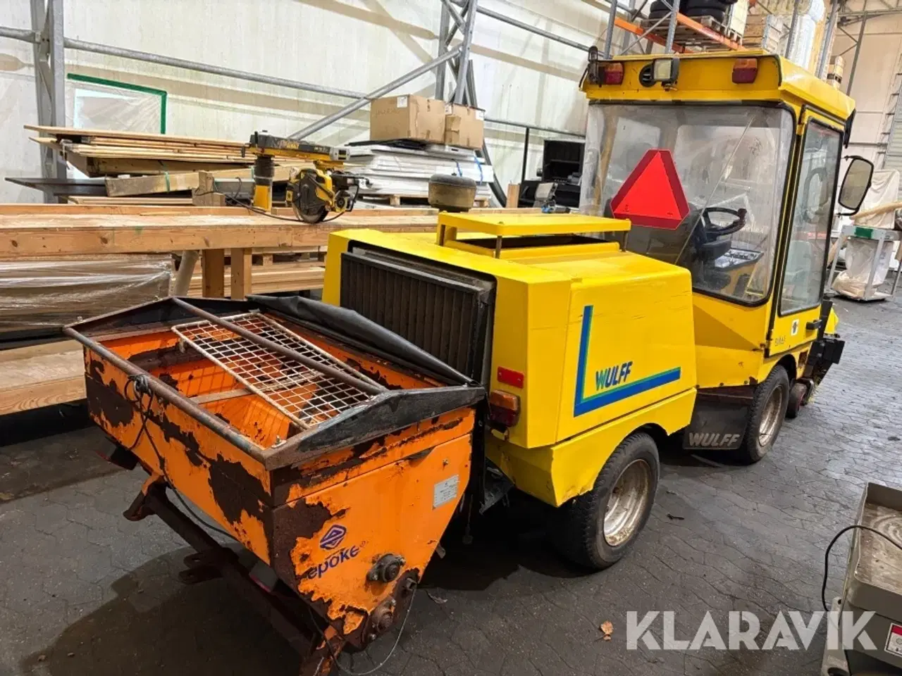 Billede 4 - Redskabsbærer Rimas / Wulff W400 - med kost og Saltspreder