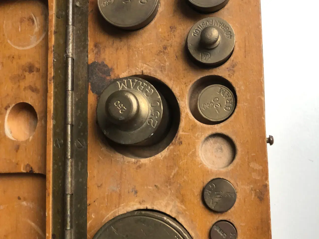 Billede 2 - Lodder i trækasse