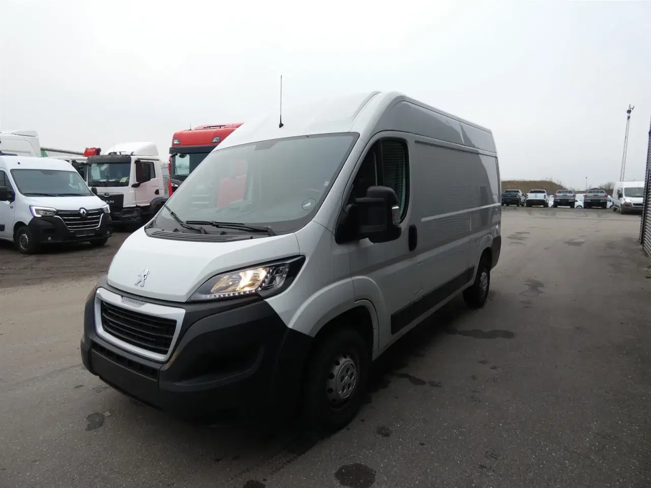 Billede 4 - Peugeot Boxer 333 L2H2 2,2 BlueHDi Premium Pro 140HK Van 6g