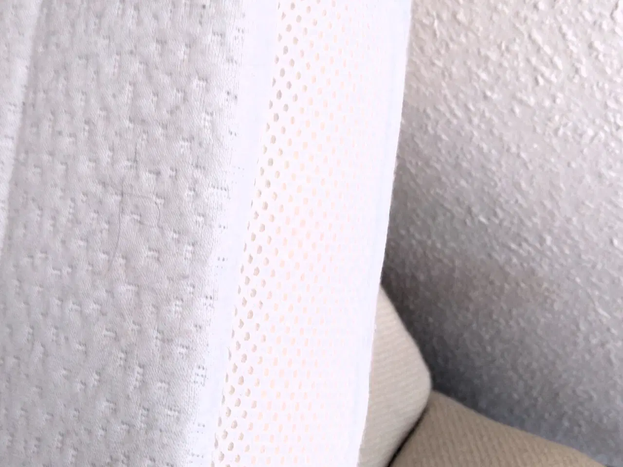 Billede 2 - Meget velholdt topmadras 140 x 200 cm